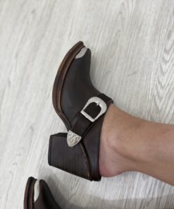 Liverpool choco (cuero)